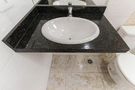 Apartamento à venda com 42m², 2 quartos e 1 vaga Apartamento à venda com 42m², 2 quartos e 1 vagaBanheiro