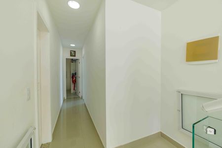 Casa de condomínio à venda com 400m², 3 quartos e 2 vagasHall