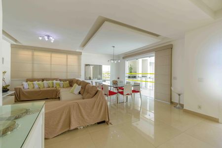 Casa de condomínio à venda com 400m², 3 quartos e 2 vagasSala