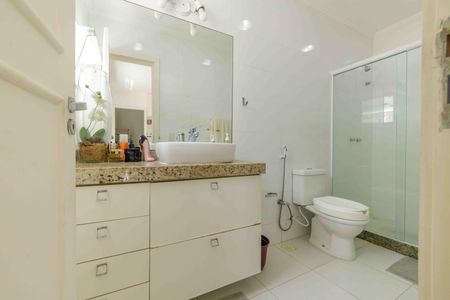 Casa de condomínio à venda com 400m², 3 quartos e 2 vagasBanheiro da Suíte 3