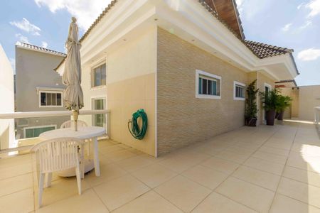 Casa de condomínio à venda com 400m², 3 quartos e 2 vagasVaranda