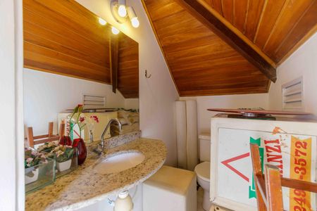 Casa de condomínio à venda com 400m², 3 quartos e 2 vagasLavabo 2