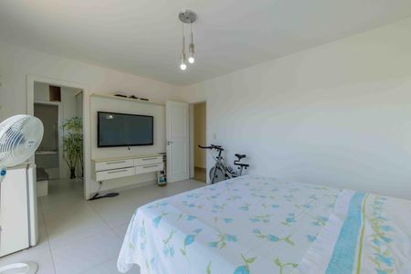 Casa de condomínio à venda com 400m², 3 quartos e 2 vagasSuíte 2