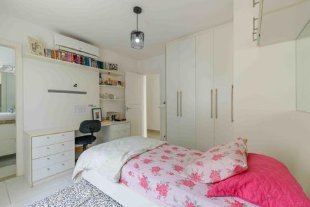 Casa de condomínio à venda com 400m², 3 quartos e 2 vagasSuíte 3