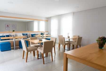 Apartamento para alugar com 49m², 2 quartos e sem vaga Apartamento para alugar com 49m², 2 quartos e sem vagaÁrea comum - Salão de festas