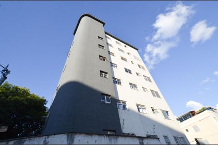 Apartamento para alugar com 216m², 3 quartos e 2 vagas Apartamento para alugar com 216m², 3 quartos e 2 vagasFachada