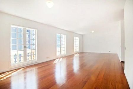 Apartamento à venda com 280m², 3 quartos e 2 vagasFoto 01