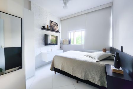 Apartamento à venda com 75m², 2 quartos e 1 vaga Apartamento à venda com 75m², 2 quartos e 1 vagaSuite