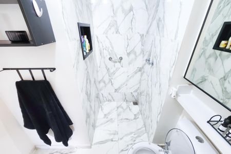 Apartamento à venda com 75m², 2 quartos e 1 vaga Apartamento à venda com 75m², 2 quartos e 1 vagaBanheiro da Suíte