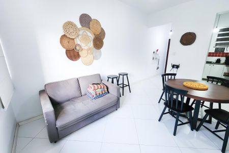 Apartamento à venda com 75m², 2 quartos e 1 vaga Apartamento à venda com 75m², 2 quartos e 1 vagaSala