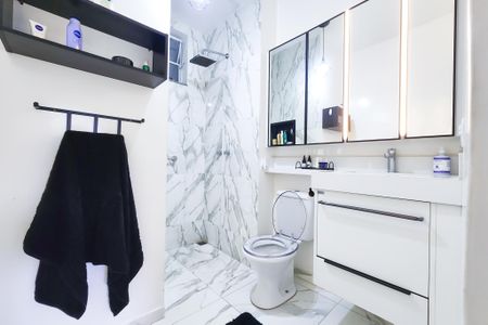 Apartamento à venda com 75m², 2 quartos e 1 vaga Apartamento à venda com 75m², 2 quartos e 1 vagaBanheiro da Suíte