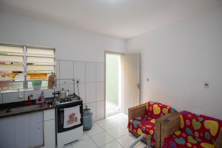 Casa à venda com 90m², 2 quartos e 2 vagas Casa à venda com 90m², 2 quartos e 2 vagasCozinha