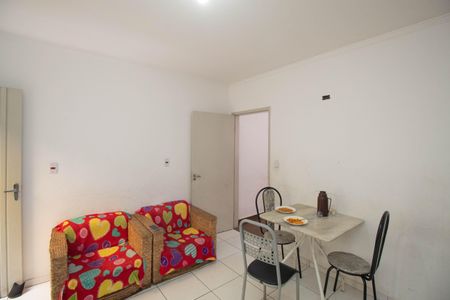 Casa à venda com 90m², 2 quartos e 2 vagas Casa à venda com 90m², 2 quartos e 2 vagasCozinha