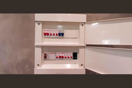 Apartamento à venda com 81m², 3 quartos e 2 vagas Apartamento à venda com 81m², 3 quartos e 2 vagasQuadro de Luz