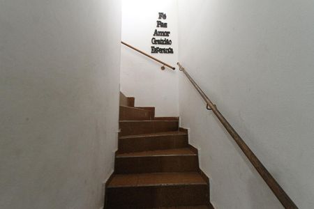 Casa à venda com 400m², 5 quartos e 4 vagasCasa 2 - Escada