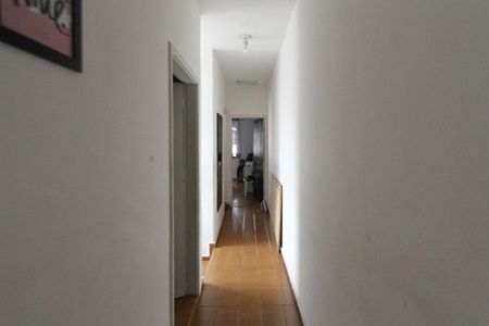Casa à venda com 400m², 5 quartos e 4 vagasCasa 2 - Corredor