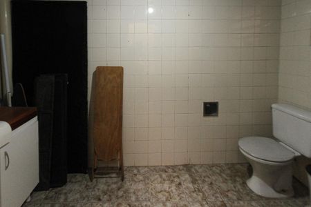 Casa à venda com 400m², 5 quartos e 4 vagasCasa 2 - Banheiro de Serviço 2