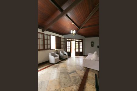 Casa à venda com 1100m², 5 quartos e 10 vagasSala de Estar