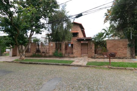 Casa à venda com 1100m², 5 quartos e 10 vagasFachada e Placa