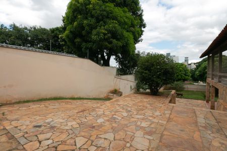 Casa à venda com 1100m², 5 quartos e 10 vagasÁrea Externa