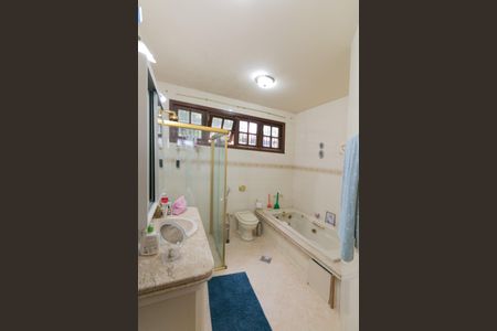 Casa à venda com 1100m², 5 quartos e 10 vagasBanheiro da Suíte