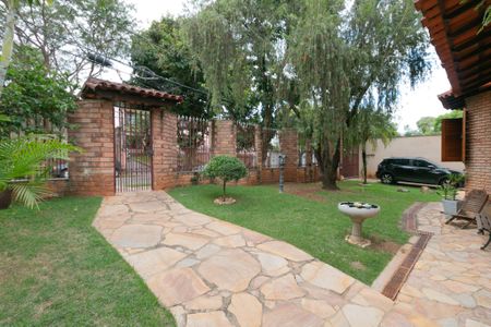 Casa à venda com 1100m², 5 quartos e 10 vagasEntrada