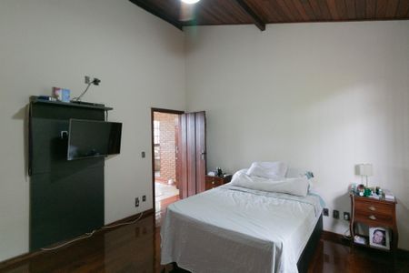 Casa à venda com 1100m², 5 quartos e 10 vagasQuarto 2