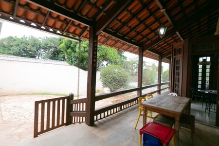 Casa à venda com 1100m², 5 quartos e 10 vagasÁrea Externa