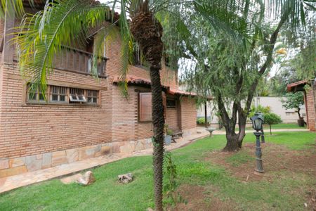 Casa à venda com 1100m², 5 quartos e 10 vagasEntrada