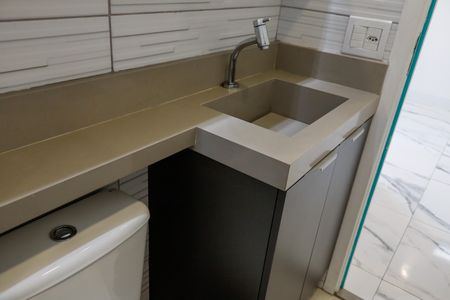 Apartamento para alugar com 49m², 2 quartos e 1 vaga Apartamento para alugar com 49m², 2 quartos e 1 vagaBanheiro
