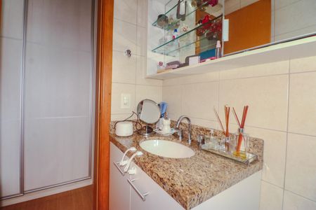 Apartamento para alugar com 66m², 2 quartos e 1 vaga Apartamento para alugar com 66m², 2 quartos e 1 vagaBanheiro da Suíte