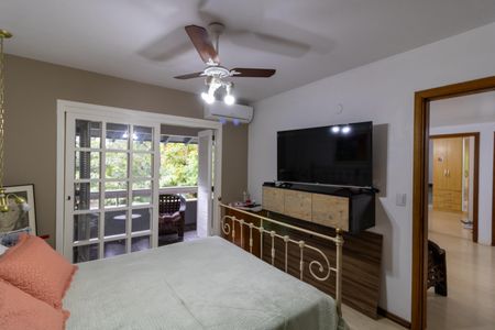 Casa à venda com 306m², 4 quartos e 2 vagasSuíte