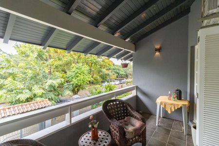 Casa à venda com 306m², 4 quartos e 2 vagasSacada Suíte