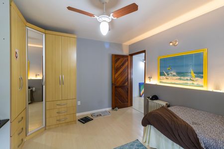 Casa à venda com 306m², 4 quartos e 2 vagasQuarto 1