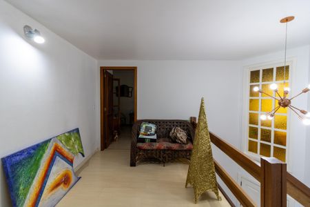 Casa à venda com 306m², 4 quartos e 2 vagasCorredor