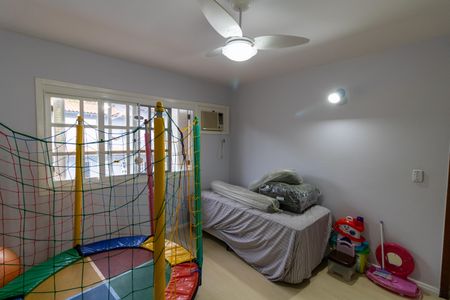 Casa à venda com 306m², 4 quartos e 2 vagasQuarto 2