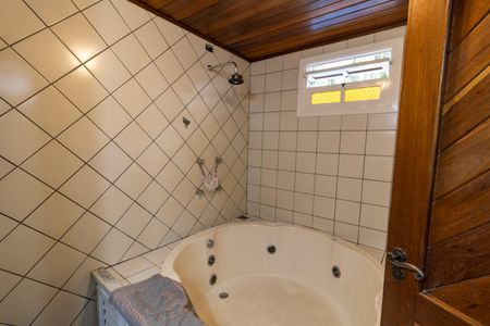 Casa à venda com 306m², 4 quartos e 2 vagasBanheiro da Suíte