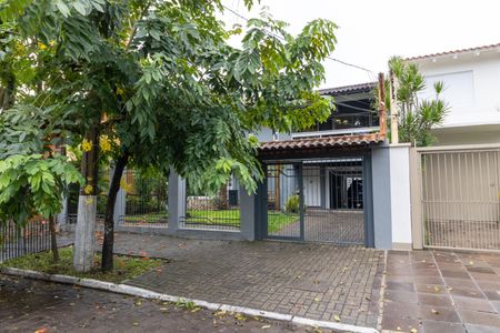 Casa à venda com 306m², 4 quartos e 2 vagasFachada