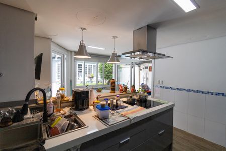 Casa à venda com 306m², 4 quartos e 2 vagasCozinha