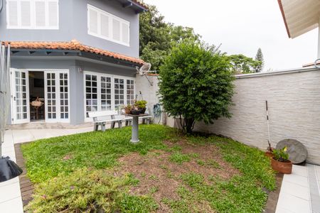 Casa à venda com 306m², 4 quartos e 2 vagasQuintal