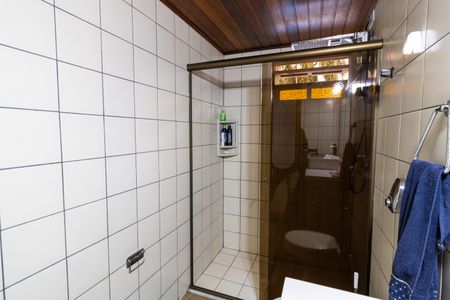 Casa à venda com 306m², 4 quartos e 2 vagasBanheiro 1