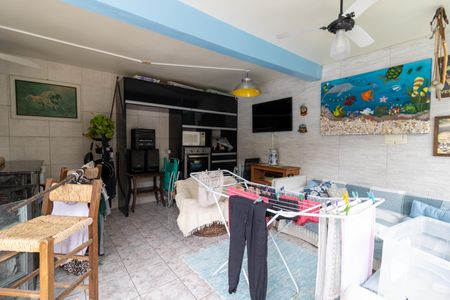 Casa à venda com 306m², 4 quartos e 2 vagasChurrasqueira