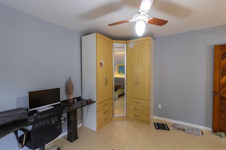 Casa à venda com 306m², 4 quartos e 2 vagasQuarto 1