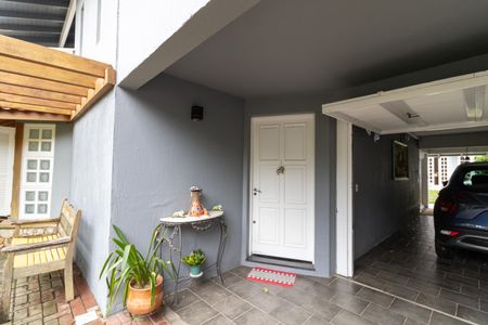 Casa à venda com 306m², 4 quartos e 2 vagasEntrada