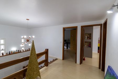 Casa à venda com 306m², 4 quartos e 2 vagasCorredor