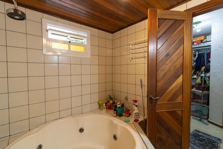 Casa à venda com 306m², 4 quartos e 2 vagasBanheiro da Suíte