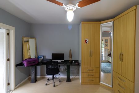 Casa à venda com 306m², 4 quartos e 2 vagasQuarto 1