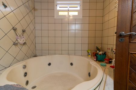 Casa à venda com 306m², 4 quartos e 2 vagasBanheiro da Suíte