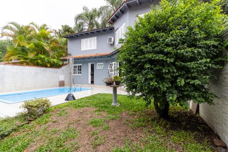 Casa à venda com 306m², 4 quartos e 2 vagasQuintal