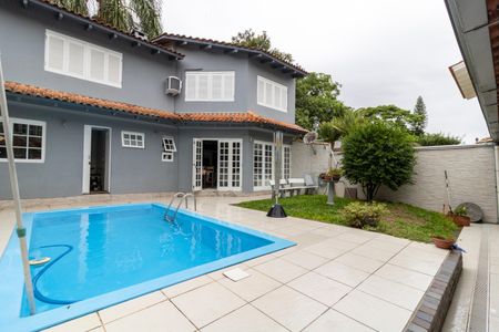 Casa à venda com 306m², 4 quartos e 2 vagasPiscina